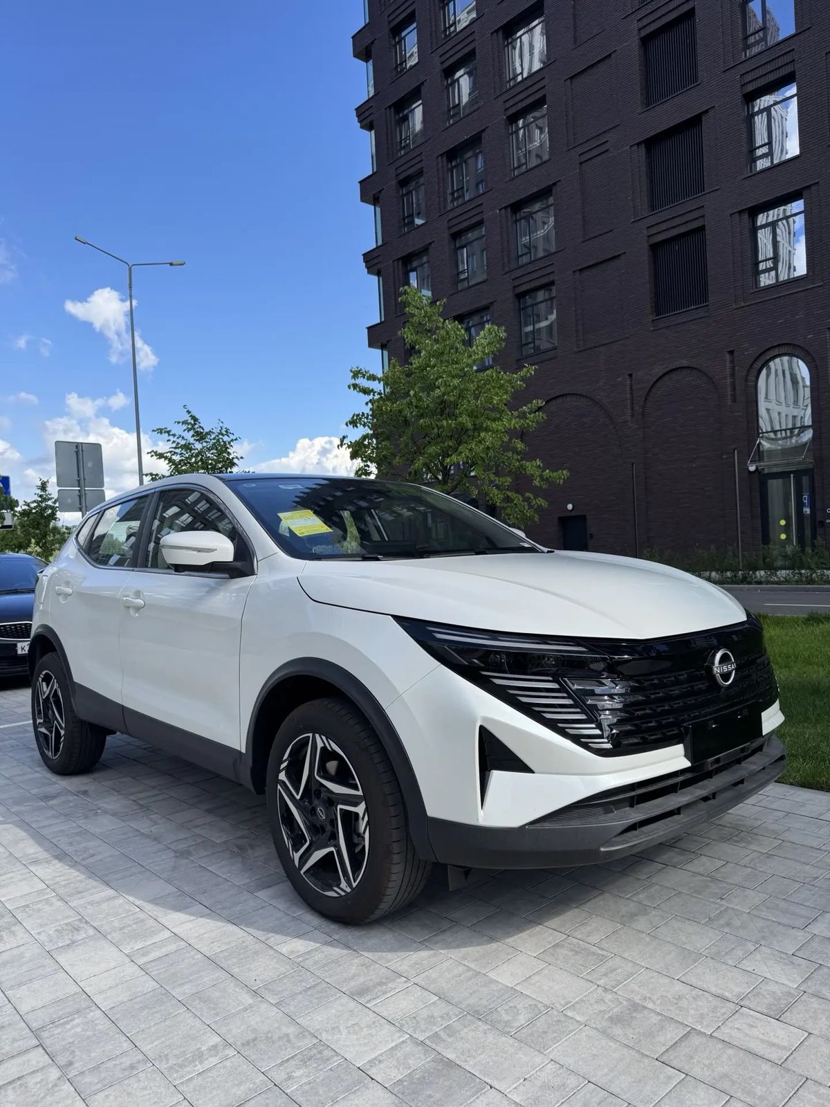 Белый Nissan Qashqai из Китая